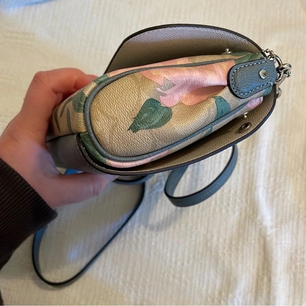 COACH RUBY NWT Camo Rose Reverse Crossbody. Hard to find pattern - Picture 6 of 10